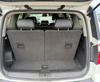 Chevrolet Orlando 2014 beschikbaar voor verhuur in Durrës, met een kilometerlimiet van onbeperkt.