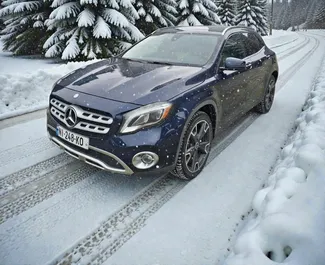Benzine motor van 2,0L van Mercedes-Benz GLA-Class 2017 te huur in Batumi.