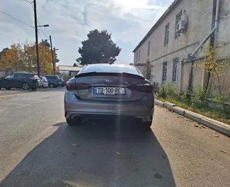 Infiniti Q50 2018 met Aandrijving op alle wielen systeem, beschikbaar in Tbilisi.