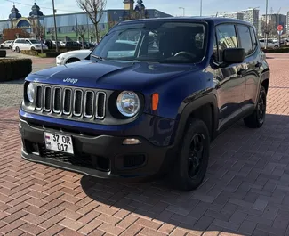 Vooraanzicht van een huurauto Jeep Renegade op de luchthaven van Yerevan, Armenië ✓ Auto #15856. ✓ Transmissie Automatisch TM ✓ 0 beoordelingen.