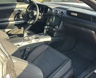 Verhuur Ford Mustang Coupe. Premium, Luxe Auto te huur in Armenië ✓ Borg van Borg van 300 USD ✓ Verzekeringsmogelijkheden TPL, CDW, SCDW, FDW, Passagiers, Diefstal, Buitenland, Jonge, Geen storting.