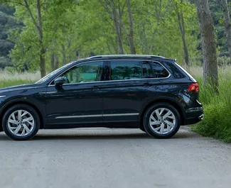 Autohuur Volkswagen Tiguan 2023 in in Montenegro, met Diesel brandstof en 190 pk ➤ Vanaf 60 EUR per dag.