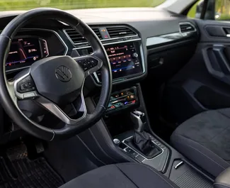 Volkswagen Tiguan 2023 met Vooraandrijving systeem, beschikbaar in Becici.