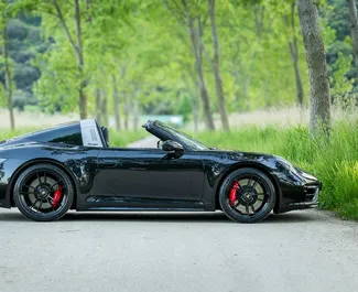 Porsche 911 Carrera Cabrio 2025 beschikbaar voor verhuur in Becici, met een kilometerlimiet van onbeperkt.