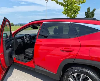 Benzine motor van 1,6L van Hyundai Tucson 2024 te huur in Ljubljana.