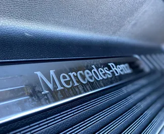 Mercedes-Benz V-Class 2025 beschikbaar voor verhuur in Ljubljana, met een kilometerlimiet van onbeperkt.