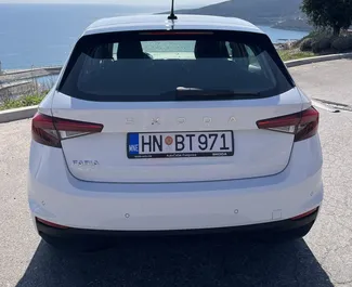 Verhuur Skoda Fabia. Economy Auto te huur in Montenegro ✓ Borg van Zonder Borg ✓ Verzekeringsmogelijkheden TPL, CDW, FDW, Buitenland.