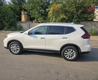 Autohuur Nissan Rogue 2017 in in Georgië, met Benzine brandstof en 160 pk ➤ Vanaf 100 GEL per dag.