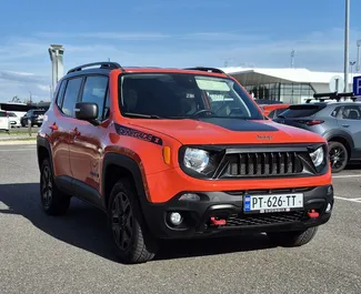 Vooraanzicht van een huurauto Jeep Renegade in Koetaisi, Georgië ✓ Auto #15527. ✓ Transmissie Automatisch TM ✓ 0 beoordelingen.