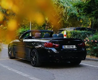 Benzine motor van 2,0L van BMW 428i Cabrio 2016 te huur in Tbilisi.