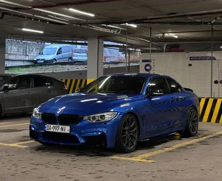 Interieur van BMW 428i Cabrio te huur in Georgië. Een geweldige auto met 4 zitplaatsen en een Automatisch transmissie.