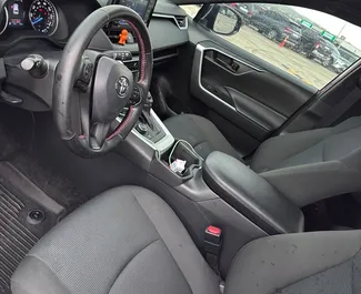Autohuur Toyota Rav4 2022 in in Georgië, met Hybride brandstof en 218 pk ➤ Vanaf 150 GEL per dag.