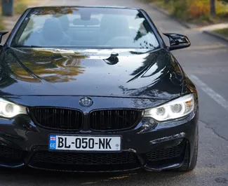 Vooraanzicht van een huurauto BMW 428i Cabrio in Tbilisi, Georgië ✓ Auto #15776. ✓ Transmissie Automatisch TM ✓ 0 beoordelingen.
