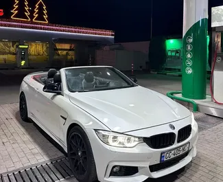 Vooraanzicht van een huurauto BMW 428i Cabrio in Tbilisi, Georgië ✓ Auto #15818. ✓ Transmissie Automatisch TM ✓ 0 beoordelingen.