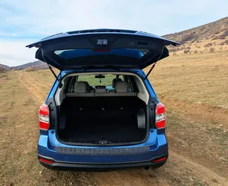 Subaru Forester 2015 beschikbaar voor verhuur in Tbilisi, met een kilometerlimiet van onbeperkt.