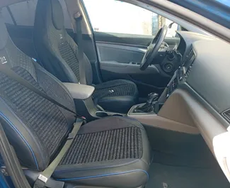 Verhuur Hyundai Elantra. Comfort, Premium Auto te huur in Azerbeidzjan ✓ Borg van Borg van 200 AZN ✓ Verzekeringsmogelijkheden TPL, CDW, SCDW, Diefstal.