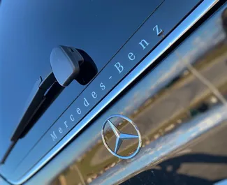 Interieur van Mercedes-Benz V-Class te huur in Slovenië. Een geweldige auto met 7 zitplaatsen en een Automatisch transmissie.