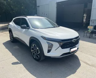 Vooraanzicht van een huurauto Chevrolet Trax in Tbilisi, Georgië ✓ Auto #15787. ✓ Transmissie Automatisch TM ✓ 0 beoordelingen.