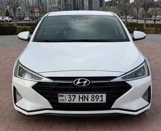 Vooraanzicht van een huurauto Hyundai Elantra op de luchthaven van Yerevan, Armenië ✓ Auto #15878. ✓ Transmissie Automatisch TM ✓ 0 beoordelingen.