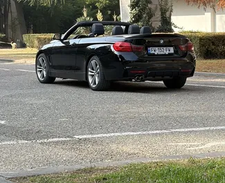 Interieur van BMW 428i Cabrio te huur in Georgië. Een geweldige auto met 4 zitplaatsen en een Automatisch transmissie.