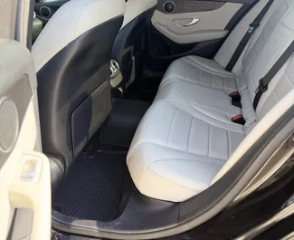 Mercedes-Benz C-Class 2017 beschikbaar voor verhuur in Tbilisi, met een kilometerlimiet van onbeperkt.