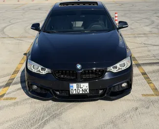 Interieur van BMW 428i Gran Coupe te huur in Georgië. Een geweldige auto met 5 zitplaatsen en een Automatisch transmissie.