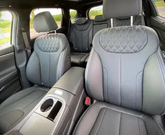 Diesel motor van 2,2L van Hyundai Santa Fe 2023 te huur in Ljubljana.