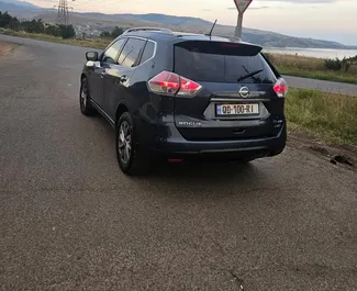 Interieur van Nissan Rogue te huur in Georgië. Een geweldige auto met 5 zitplaatsen en een Automatisch transmissie.