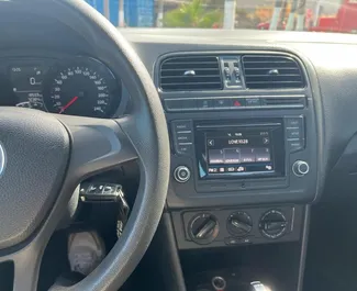 Benzine motor van 1,2L van Volkswagen Polo 2017 te huur op Kreta.