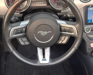 Verhuur Ford Mustang Cabrio. Premium, Luxe, Cabriolet Auto te huur in Georgië ✓ Borg van Zonder Borg ✓ Verzekeringsmogelijkheden TPL, CDW, Geen storting.