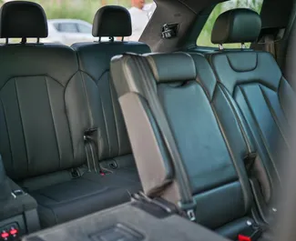 Audi Q7 2021 beschikbaar voor verhuur in Becici, met een kilometerlimiet van onbeperkt.