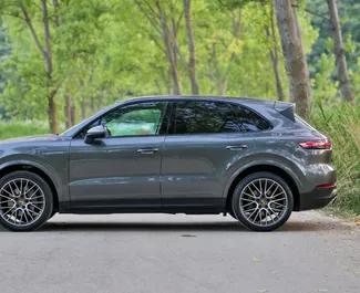 Autohuur Porsche Cayenne Turbo #12165 Automatisch in Becici, uitgerust met 3,0L motor ➤ Van Ivan in Montenegro.