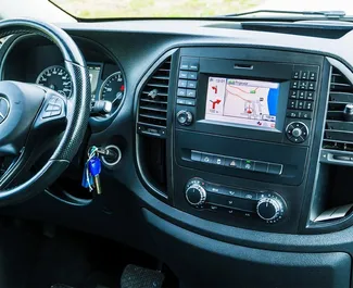 Mercedes-Benz Vito Tourer Pro 2019 beschikbaar voor verhuur in Becici, met een kilometerlimiet van onbeperkt.