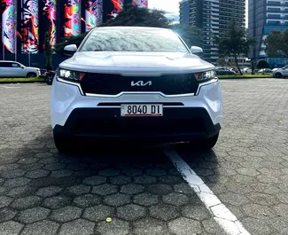 Vooraanzicht van een huurauto Kia Sorento in Batumi, Georgië ✓ Auto #15774. ✓ Transmissie Automatisch TM ✓ 0 beoordelingen.