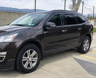 Vooraanzicht van een huurauto Chevrolet Traverse in Tbilisi, Georgië ✓ Auto #15162. ✓ Transmissie Automatisch TM ✓ 1 beoordelingen.