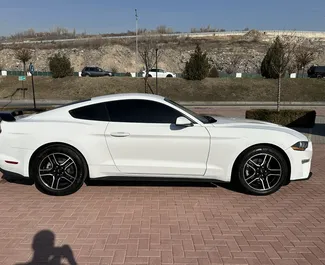 Autohuur Ford Mustang Coupe 2017 in in Armenië, met Benzine brandstof en 300 pk ➤ Vanaf 100 USD per dag.