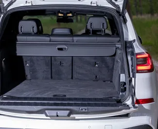 BMW X5 2022 beschikbaar voor verhuur in Becici, met een kilometerlimiet van onbeperkt.