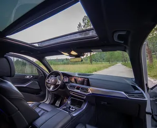 BMW X5 2022 met Aandrijving op alle wielen systeem, beschikbaar in Becici.