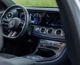 Mercedes-Benz E250 2024 beschikbaar voor verhuur in Becici, met een kilometerlimiet van onbeperkt.