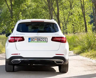 Diesel motor van 2,5L van Mercedes-Benz GLC250 2022 te huur in Becici.
