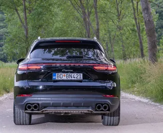 Autohuur Porsche Cayenne Turbo 2022 in in Montenegro, met Benzine brandstof en 290 pk ➤ Vanaf 300 EUR per dag.