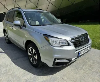Vooraanzicht van een huurauto Subaru Forester in Tbilisi, Georgië ✓ Auto #15697. ✓ Transmissie Automatisch TM ✓ 0 beoordelingen.