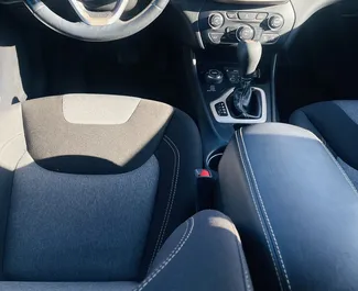 Jeep Cherokee 2017 beschikbaar voor verhuur in Koetaisi, met een kilometerlimiet van onbeperkt.