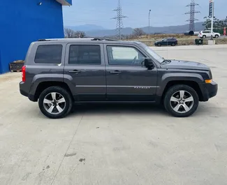 Autohuur Jeep Patriot 2016 in in Georgië, met Benzine brandstof en 184 pk ➤ Vanaf 100 GEL per dag.