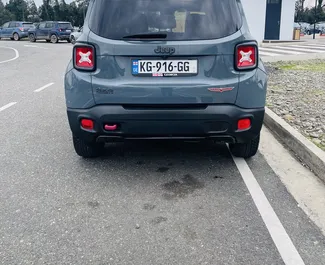 Jeep Renegade 2017 beschikbaar voor verhuur in Koetaisi, met een kilometerlimiet van onbeperkt.