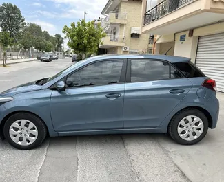 Autohuur Hyundai i20 2017 in in Griekenland, met Benzine brandstof en 82 pk ➤ Vanaf 18 EUR per dag.