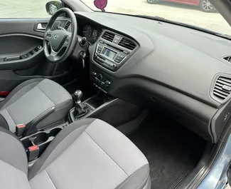 Hyundai i20 2017 met Vooraandrijving systeem, beschikbaar in Thessaloniki.