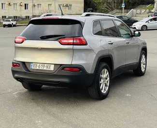 Benzine motor van 2,4L van Jeep Cherokee 2017 te huur in Koetaisi.