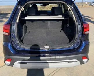 Benzine motor van 2,5L van Mitsubishi Outlander 2021 te huur in Batumi.