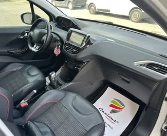 Peugeot 208 2017 met Vooraandrijving systeem, beschikbaar in Thessaloniki.